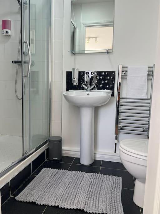 Luxury 2 Bed Gem In Heart Of Appartement